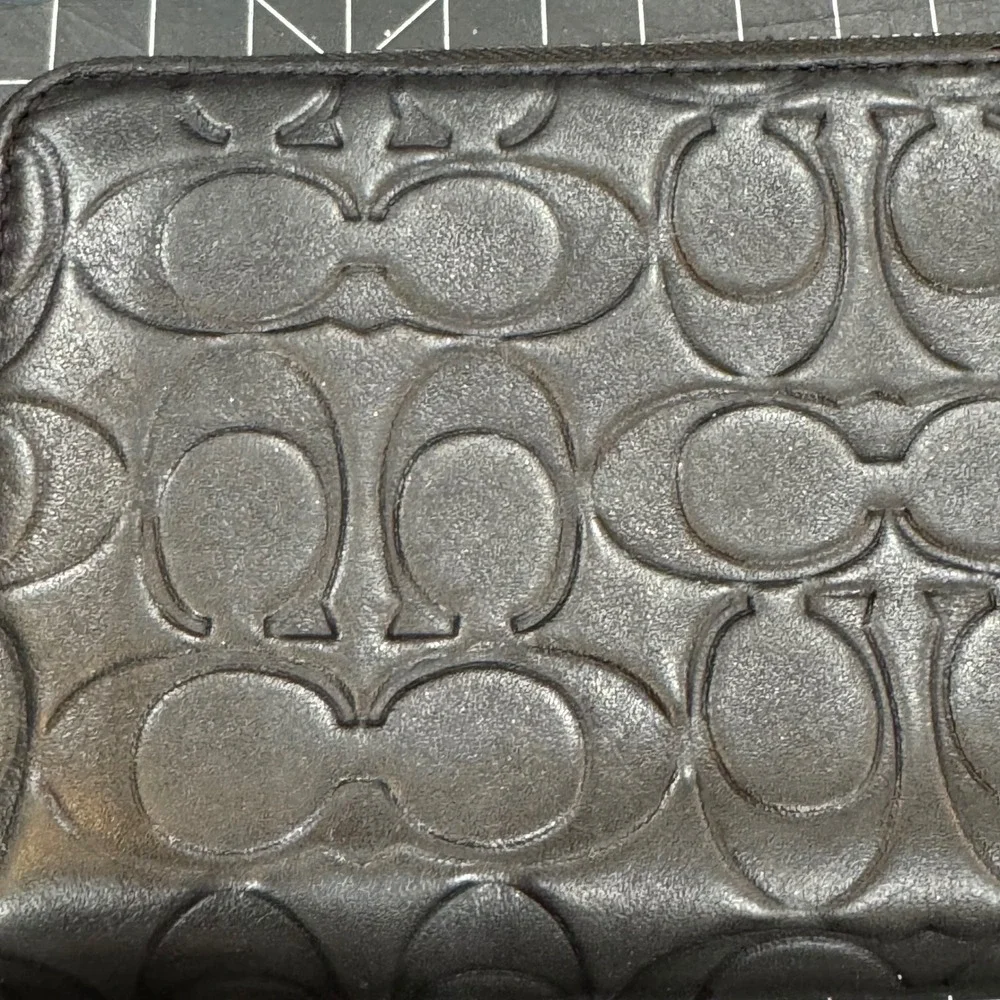 Coach Accordion Zip Wallet Black Signature Debossed‎ Leather Long Clutch Wallet
